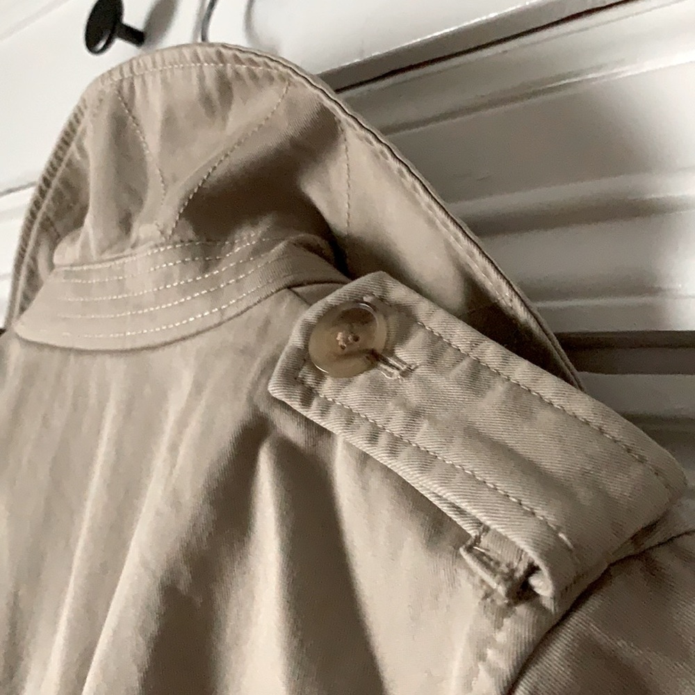 Classic Tan Trench Coat - Picture 6 of 7
